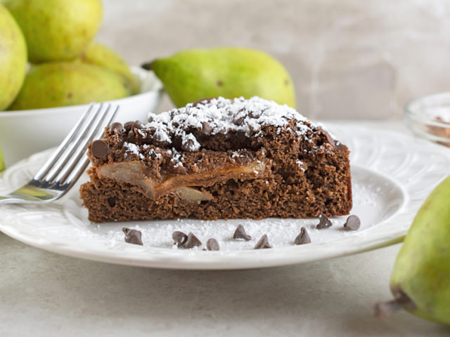 Close,Up,Side,View,Of,Chocolate,Pear,Cake,Sprinkled,With