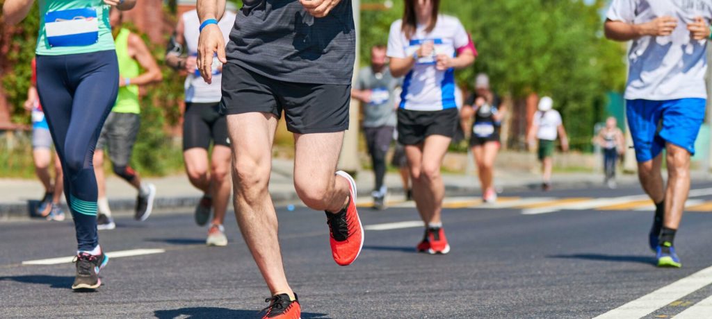 marathon-runners-on-city-road-2026-01-09-00-23-46-utc