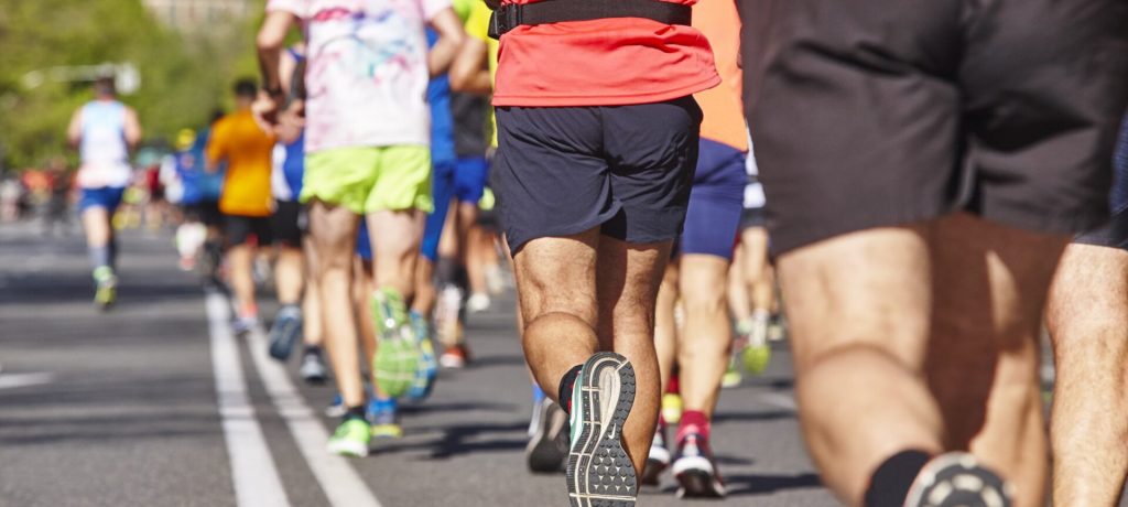 marathon-runners-on-the-street-healthy-lifestyle-2026-01-07-06-35-28-utc